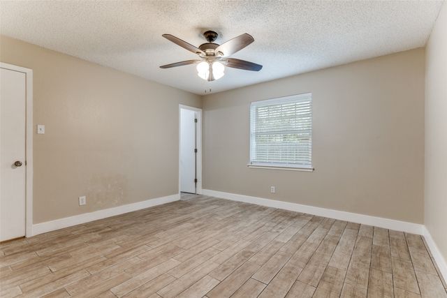 5900 Oak Hill Road, Watauga, TX 76148