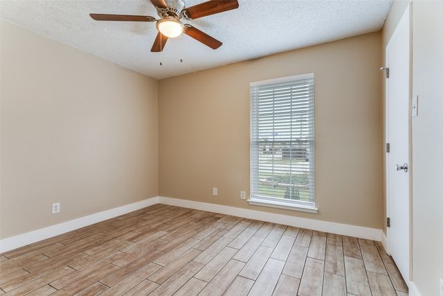 5900 Oak Hill Road, Watauga, TX 76148