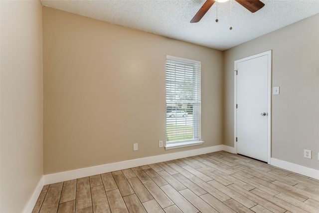 5900 Oak Hill Road, Watauga, TX 76148