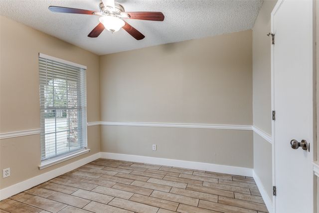 5900 Oak Hill Road, Watauga, TX 76148