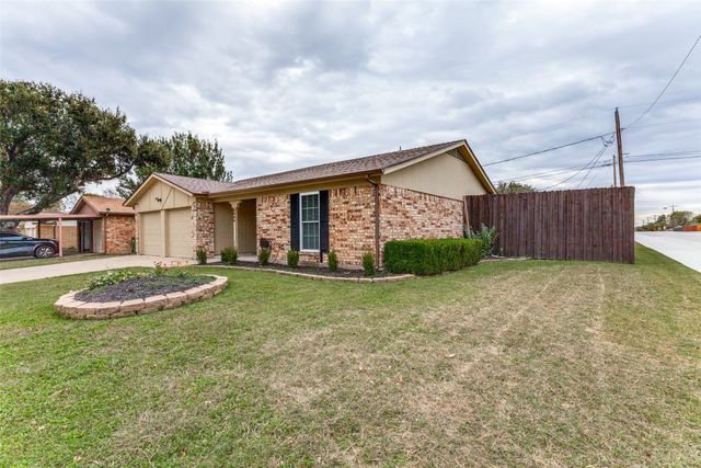 5900 Oak Hill Road, Watauga, TX 76148