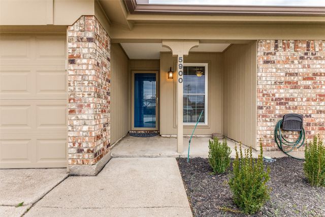 5900 Oak Hill Road, Watauga, TX 76148