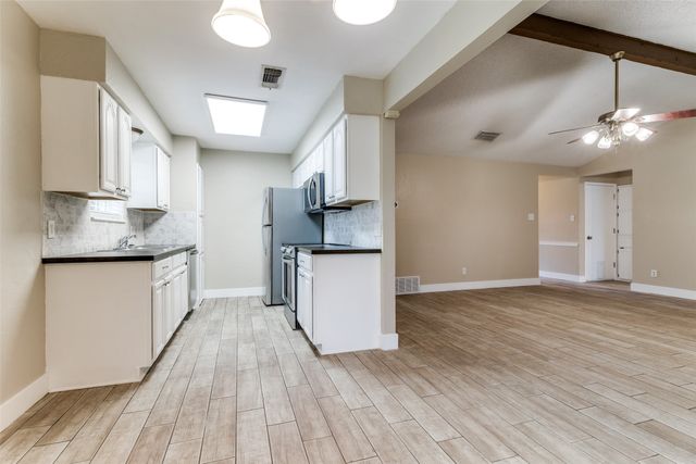 5900 Oak Hill Road, Watauga, TX 76148