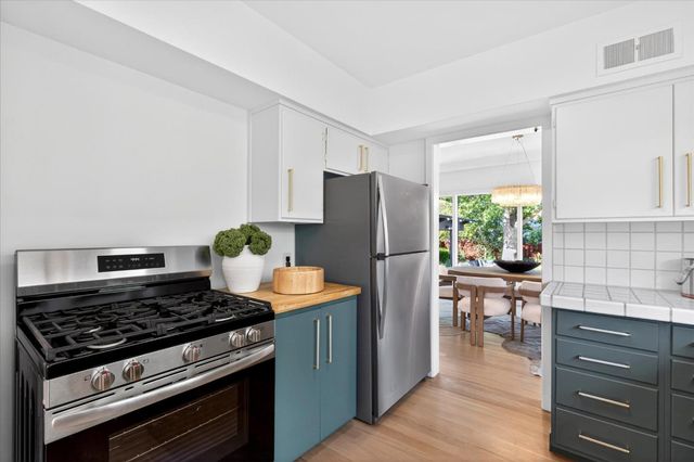 807 Rutherdale Avenue, San Carlos, CA 94070