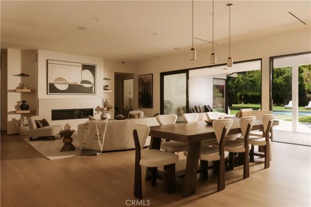 5313 Crebs Avenue, Tarzana, CA 91356