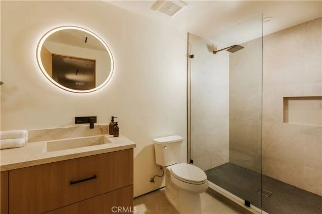 5313 Crebs Avenue, Tarzana, CA 91356