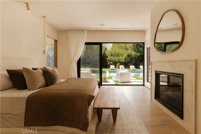 5313 Crebs Avenue, Tarzana, CA 91356