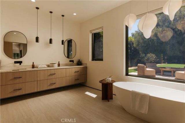 5313 Crebs Avenue, Tarzana, CA 91356