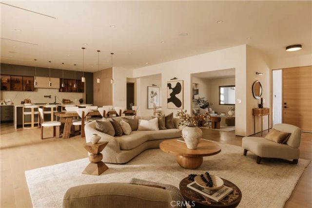 5313 Crebs Avenue, Tarzana, CA 91356