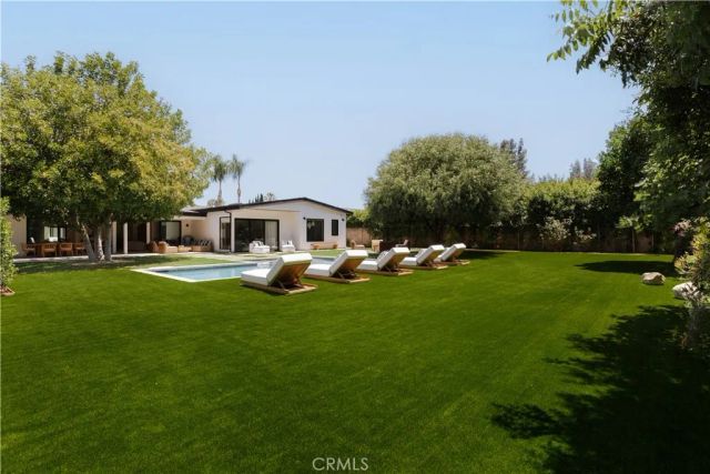 5313 Crebs Avenue, Tarzana, CA 91356