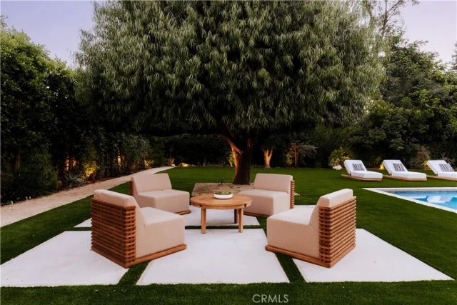 5313 Crebs Avenue, Tarzana, CA 91356