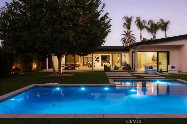 5313 Crebs Avenue, Tarzana, CA 91356