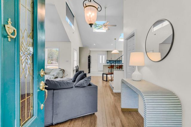 4950 N Rhett Avenue, North Charleston, SC 29405