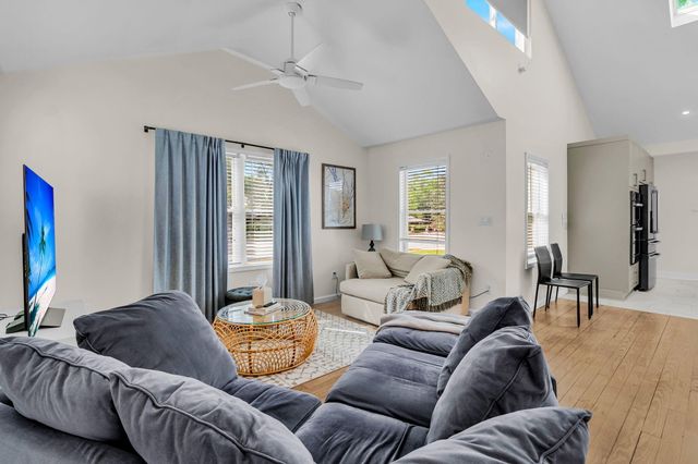 4950 N Rhett Avenue, North Charleston, SC 29405