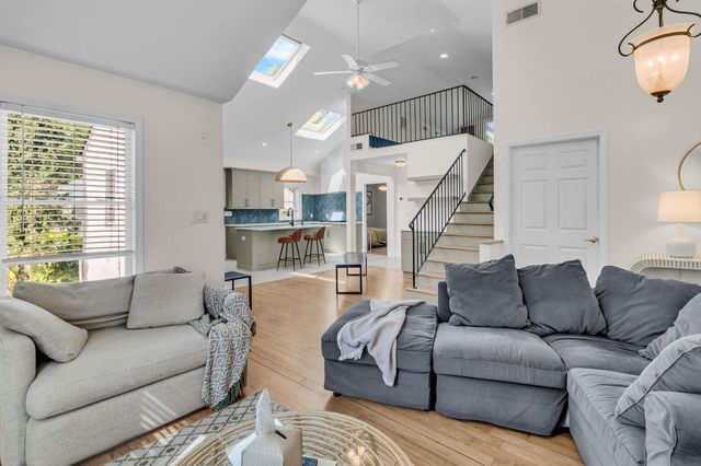 4950 N Rhett Avenue, North Charleston, SC 29405