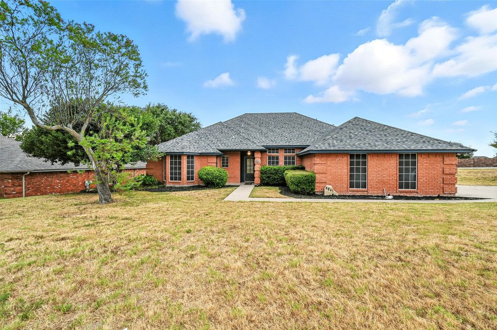 8841 Hidden Hill Drive, Fort Worth, TX 76179