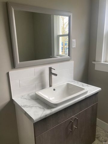 1216 Elm Street, Fort Wayne, IN 46808