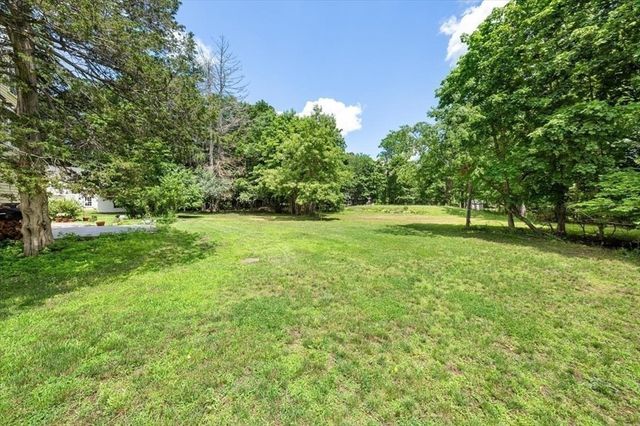2 Elm St, Boxford, MA 01921