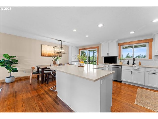 27821 Se SUN RAY Dr, Boring, OR 97009