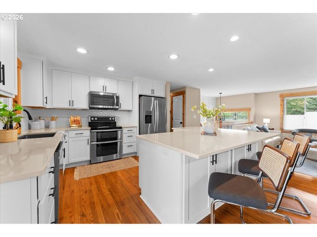 27821 Se SUN RAY Dr, Boring, OR 97009