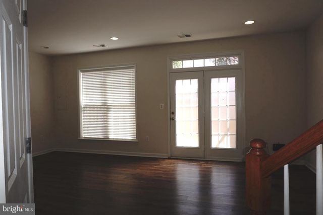 5635 SHEALS LN, Centreville, VA 20120