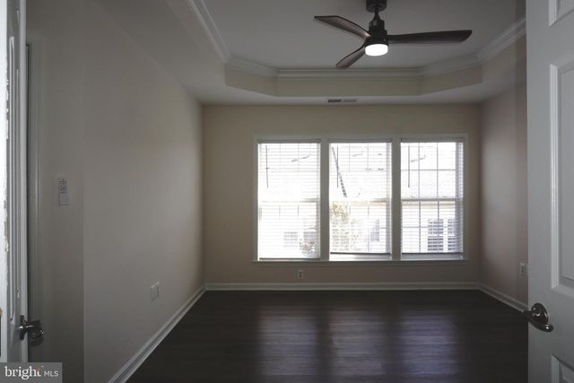 5635 SHEALS LN, Centreville, VA 20120