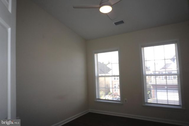 5635 SHEALS LN, Centreville, VA 20120