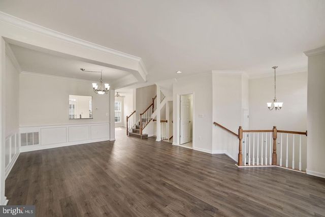 5635 SHEALS LN, Centreville, VA 20120