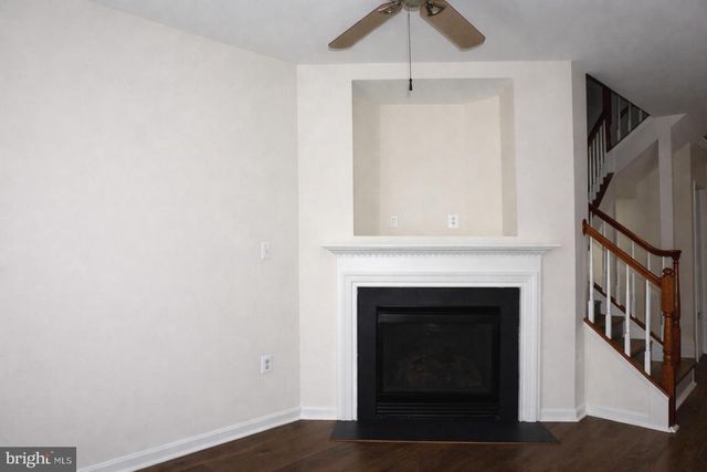 5635 SHEALS LN, Centreville, VA 20120