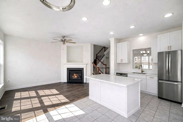 5635 SHEALS LN, Centreville, VA 20120