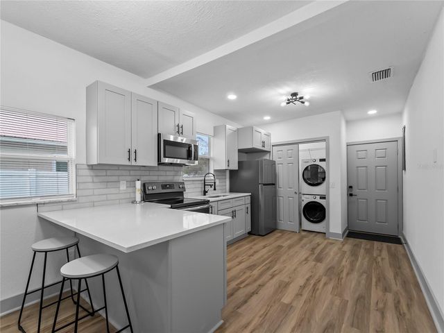 8010 N BROOKS STREET, Tampa, FL 33604