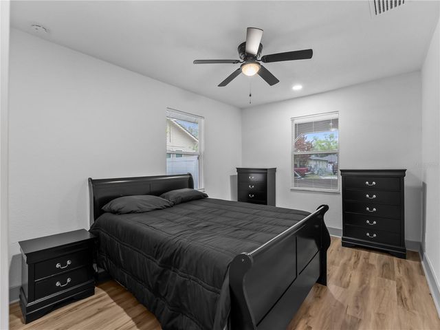 8010 N BROOKS STREET, Tampa, FL 33604