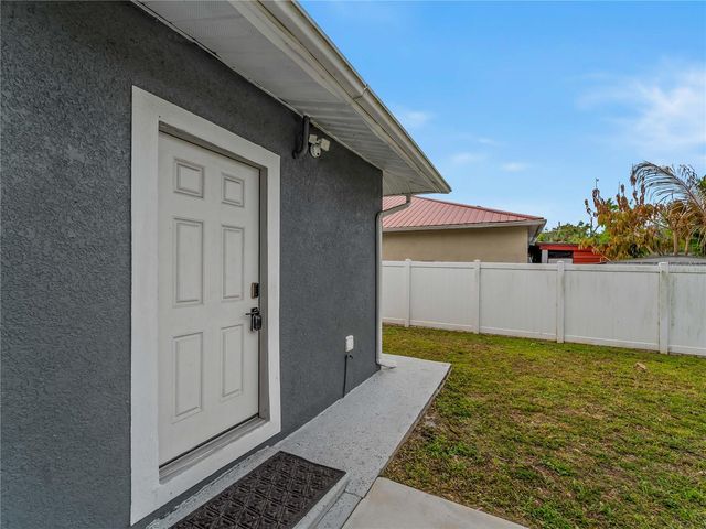 8010 N BROOKS STREET, Tampa, FL 33604