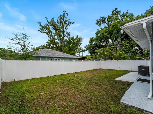 8010 N BROOKS STREET, Tampa, FL 33604