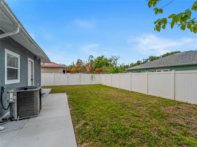 8010 N BROOKS STREET, Tampa, FL 33604