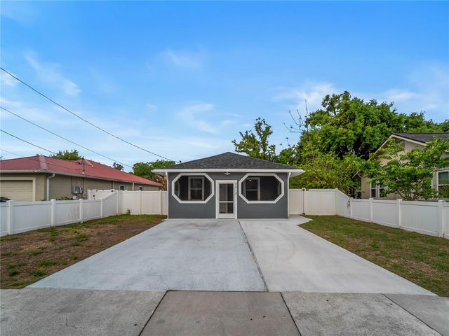 8010 N BROOKS STREET, Tampa, FL 33604