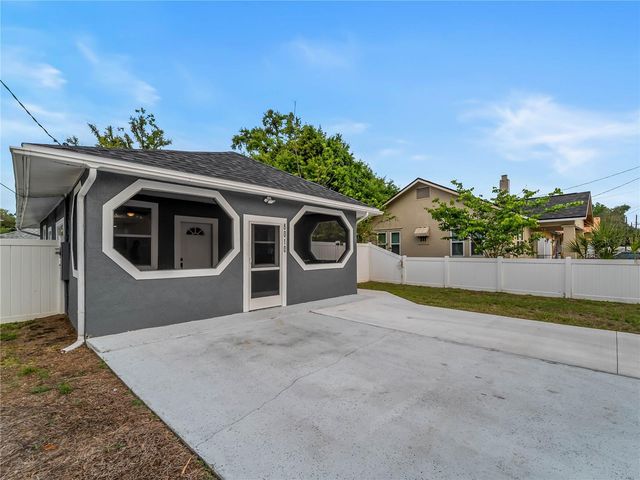 8010 N BROOKS STREET, Tampa, FL 33604