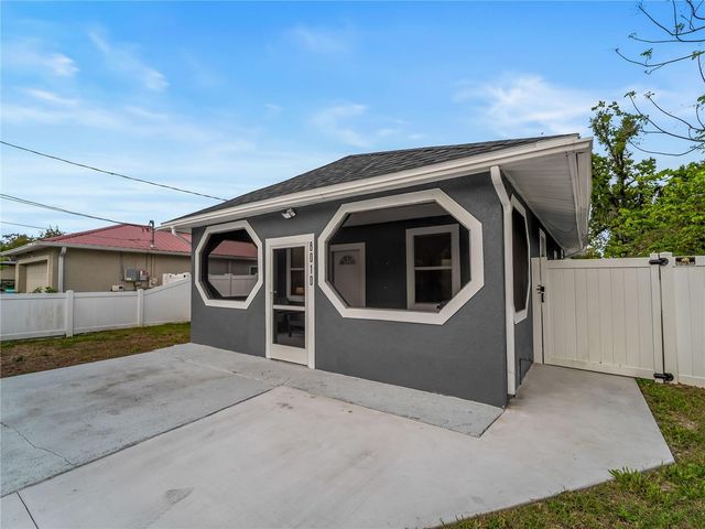 8010 N BROOKS STREET, Tampa, FL 33604