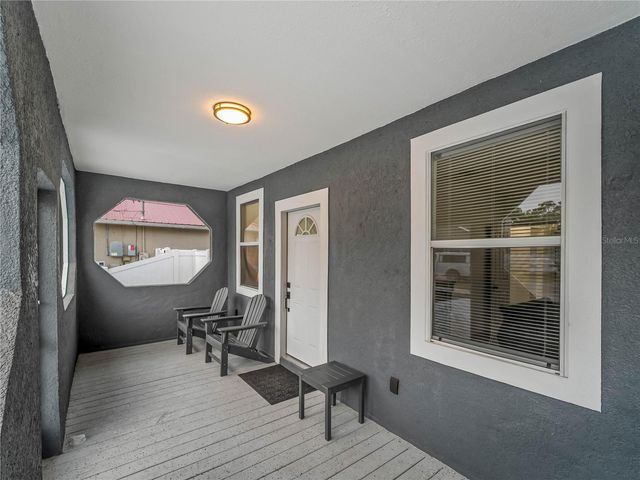 8010 N BROOKS STREET, Tampa, FL 33604