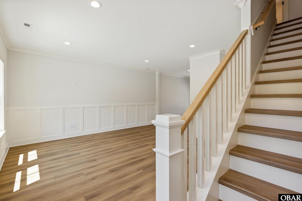 Image 8 of property listing at 517 Ananias Dare Street Unit 3, Manteo, NC 27954