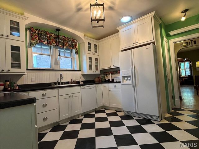 5417 Rhodes Avenue, St Louis, MO 63109