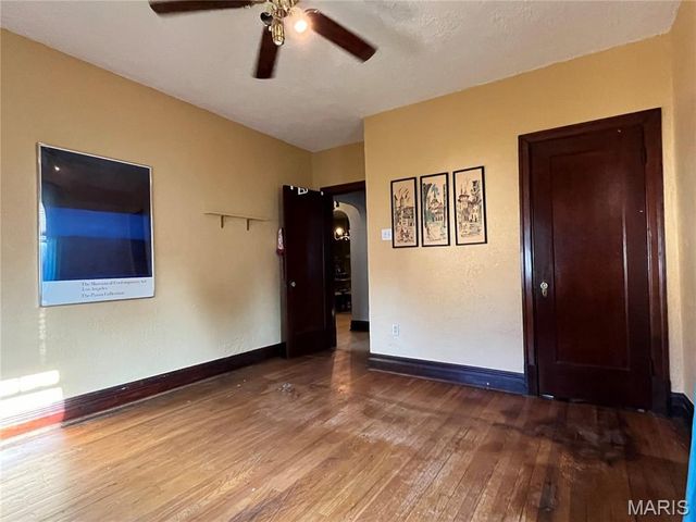 5417 Rhodes Avenue, St Louis, MO 63109