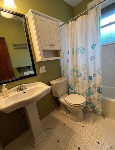 5417 Rhodes Avenue, St Louis, MO 63109