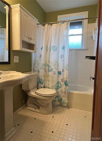 5417 Rhodes Avenue, St Louis, MO 63109