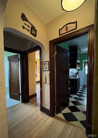 5417 Rhodes Avenue, St Louis, MO 63109