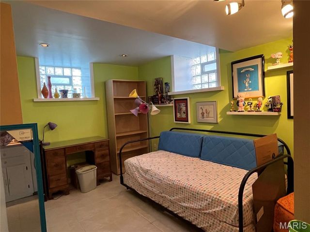 5417 Rhodes Avenue, St Louis, MO 63109