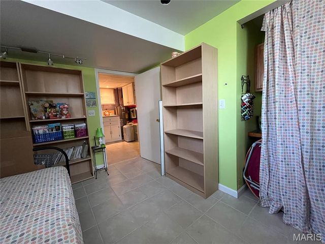 5417 Rhodes Avenue, St Louis, MO 63109