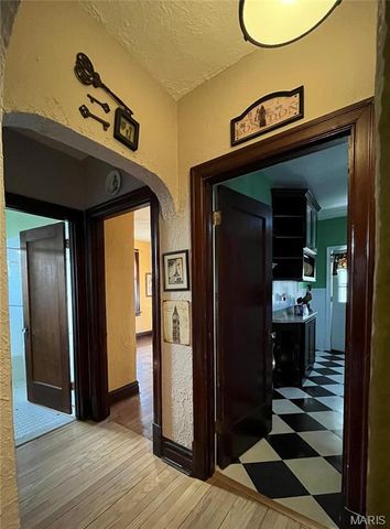 5417 Rhodes Avenue, St Louis, MO 63109