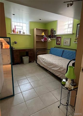 5417 Rhodes Avenue, St Louis, MO 63109