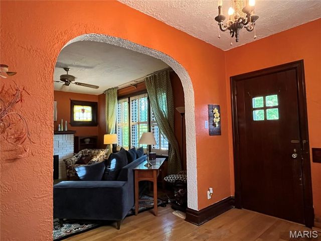 5417 Rhodes Avenue, St Louis, MO 63109